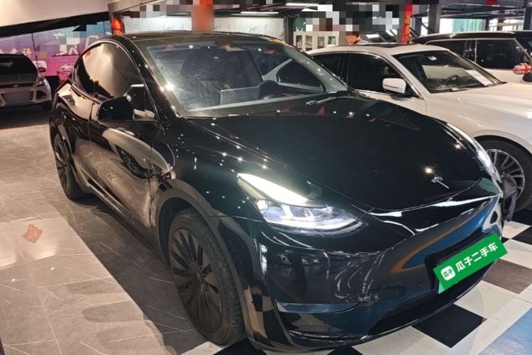 Used Tesla Model Y 2021 Standard Range Rear-Wheel Drive Version Front Right 45 Deg