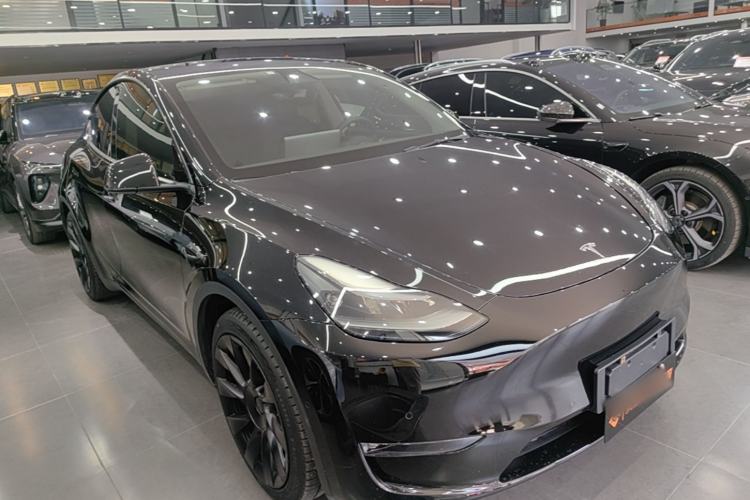 Used Tesla Model Y 2021 Standard Range Rear-Wheel Drive Version Front Right 45 Deg