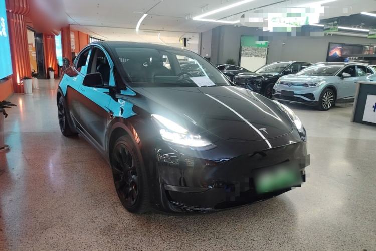 Used Tesla Model Y 2021 Standard Range Rear-Wheel Drive Version Front Right 45 Deg