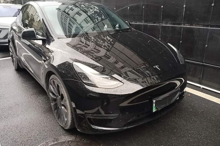 Used Tesla Model Y 2021 Performance High-Performance All-Wheel-Drive Version Front Right 45 Deg