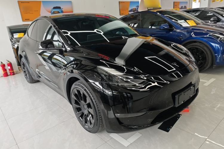Used Tesla Model Y 2021 Long-Range All-Wheel-Drive Version 3D7 Front Right 45 Deg