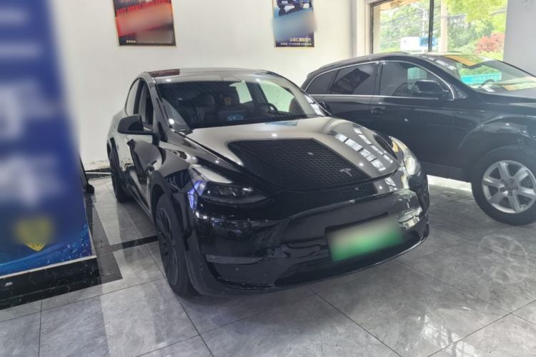 Used Tesla Model Y 2021 Long-Range All-Wheel-Drive Version Front Right 45 Deg
