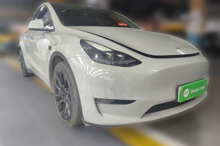 Used Tesla Model Y 2021 Standard Range Rear-Wheel Drive Version Front Right 45 Deg