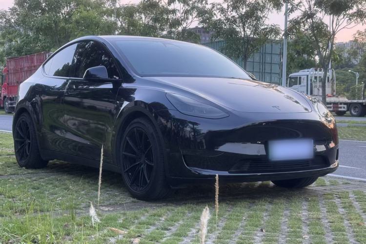 Used Tesla Model Y 2021 Standard Range Rear-Wheel Drive Version Front Right 45 Deg