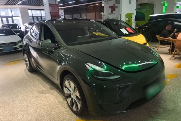 Used Tesla Model Y 2021 Long-Range All-Wheel-Drive Version 3D7 Front Right 45 Deg