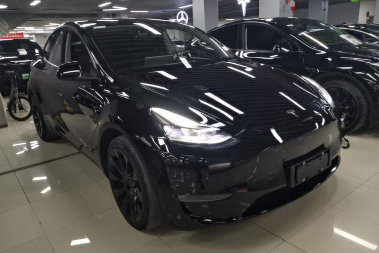 Used Tesla Model Y 2021 Long-Range All-Wheel-Drive Version 3D7 Front Right 45 Deg