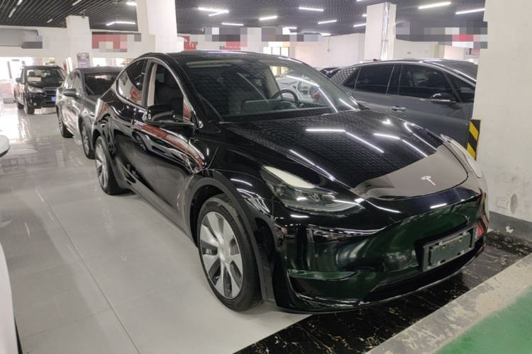 Used Tesla Model Y 2021 Long-Range All-Wheel-Drive Version Front Right 45 Deg