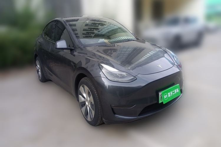 Used Tesla Model Y 2021 Standard Range Rear-Wheel Drive Version Front Right 45 Deg