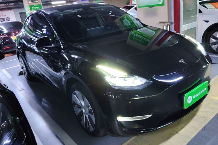 Used Tesla Model Y 2021 Standard Range Rear-Wheel Drive Version Front Right 45 Deg