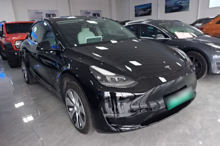 Used Tesla Model Y 2021 Standard Range Rear-Wheel Drive Version Front Right 45 Deg