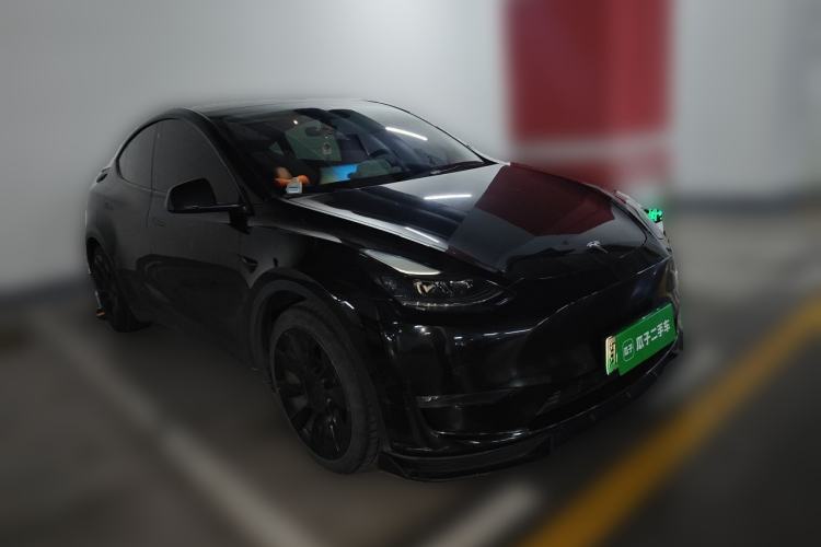 Used Tesla Model Y 2021 Standard Range Rear-Wheel Drive Version Front Right 45 Deg