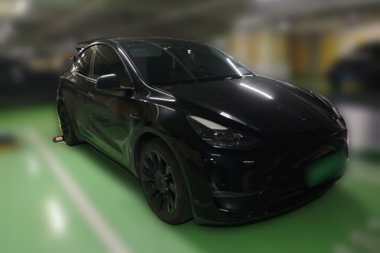 Used Tesla Model Y 2021 Long-Range All-Wheel-Drive Version 3D7 Front Right 45 Deg