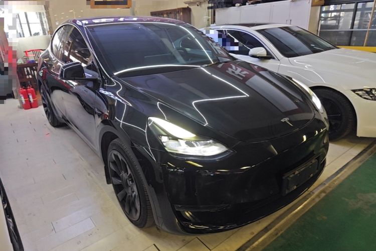 Used Tesla Model Y 2021 Standard Range Rear-Wheel Drive Version Front Right 45 Deg