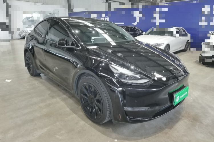 Used Tesla Model Y 2021 Standard Range Rear-Wheel Drive Version Front Right 45 Deg