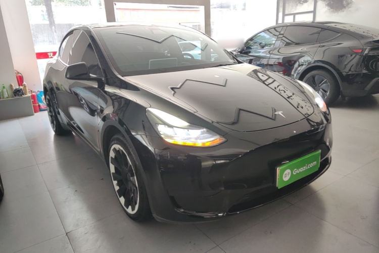 Used Tesla Model Y 2021 Standard Range Rear-Wheel Drive Version Front Right 45 Deg
