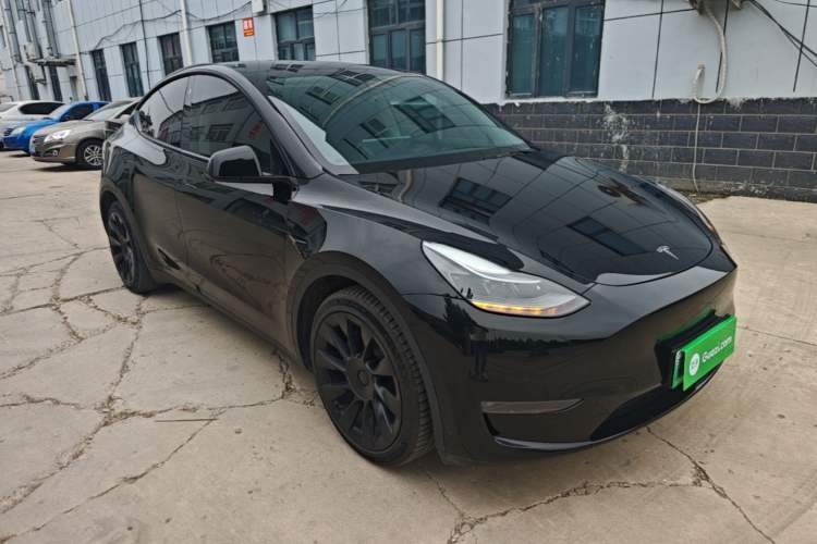 Used Tesla Model Y 2021 Standard Range Rear-Wheel Drive Version Front Right 45 Deg