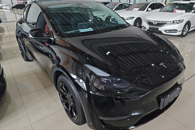 Used Tesla Model Y 2021 Long-Range All-Wheel-Drive Version 3D7 Front Right 45 Deg