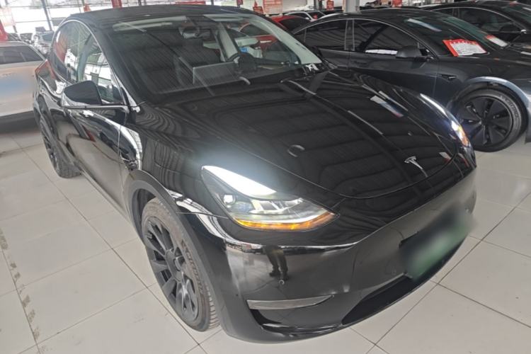 Used Tesla Model Y 2021 Long-Range All-Wheel-Drive Version 3D7 Front Right 45 Deg