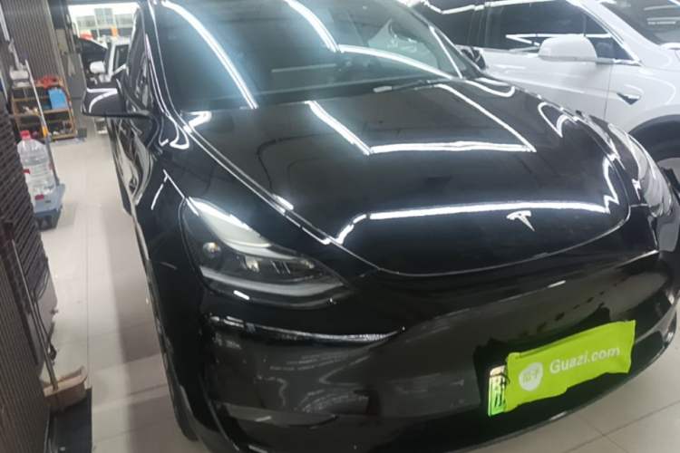 Used Tesla Model Y 2021 Revised Version 2 Long-Range All-Wheel-Drive Edition Front Right 45 Deg