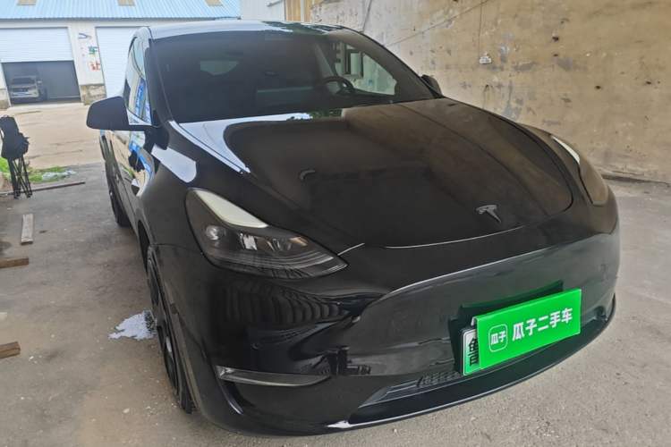Used Tesla Model Y 2021 Long-Range All-Wheel-Drive Version Front Right 45 Deg