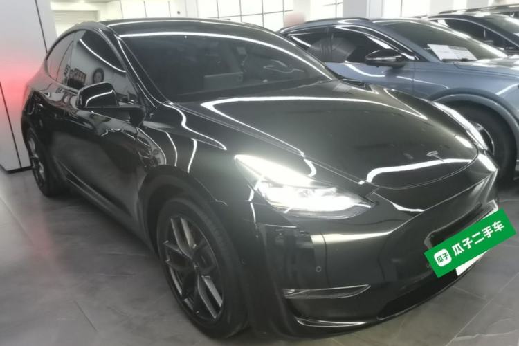 Used Tesla Model Y 2021 Standard Range Rear-Wheel Drive Version Front Right 45 Deg