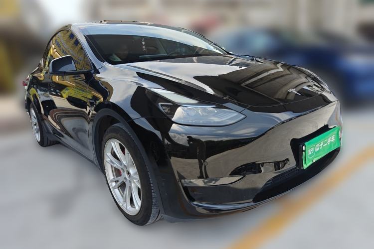 Used Tesla Model Y 2021 Standard Range Rear-Wheel Drive Version Front Right 45 Deg
