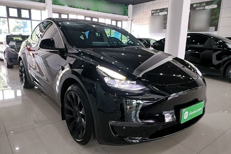 Used Tesla Model Y 2021 Standard Range Rear-Wheel Drive Version Front Right 45 Deg