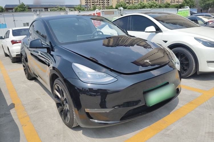 Used Tesla Model Y 2021 Standard Range Rear-Wheel Drive Version Front Right 45 Deg