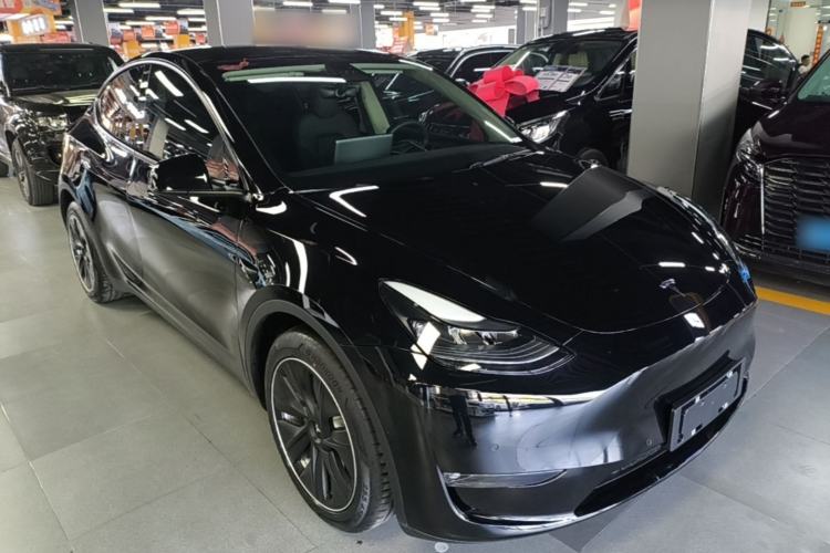 Used Tesla Model Y 2021 Long-Range All-Wheel-Drive Version 3D7 Front Right 45 Deg