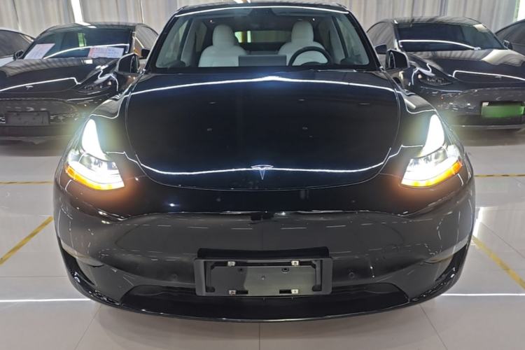Used Tesla Model Y 2021 Standard Range Rear-Wheel Drive Version Front
