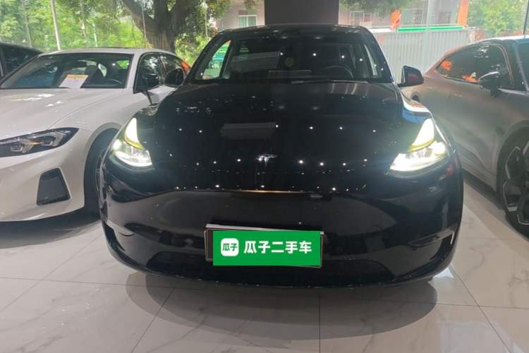 Used Tesla Model Y 2021 Standard Range Rear-Wheel Drive Version Front