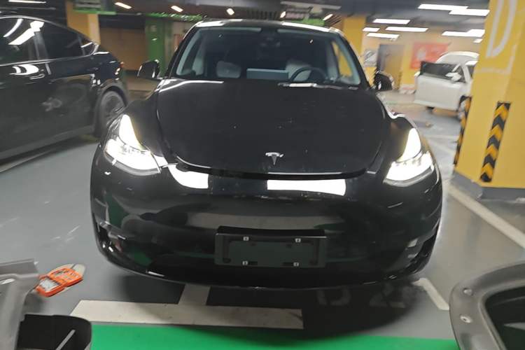 Used Tesla Model Y 2021 Standard Range Rear-Wheel Drive Version Front