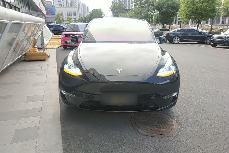 Used Tesla Model Y 2021 Standard Range Rear-Wheel Drive Version Front