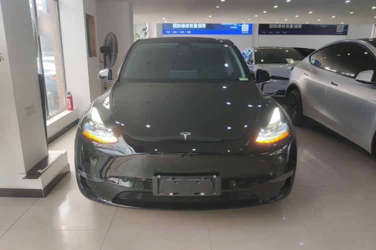 Used Tesla Model Y 2021 Long-Range All-Wheel-Drive Version Front