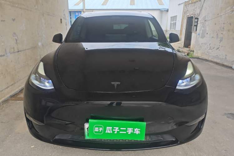 Used Tesla Model Y 2021 Long-Range All-Wheel-Drive Version Front