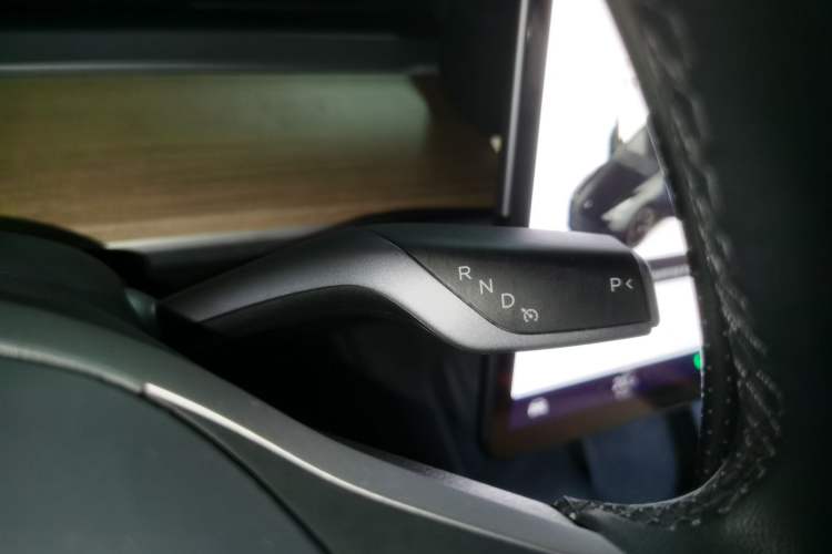 Used Tesla Model Y 2021 Standard Range Rear-Wheel Drive Version Gear Lever