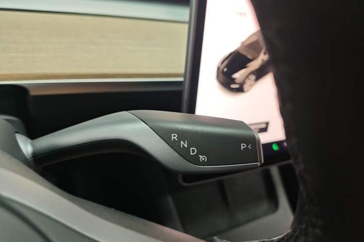 Used Tesla Model Y 2021 Long-Range All-Wheel-Drive Version 3D7 Gear Lever