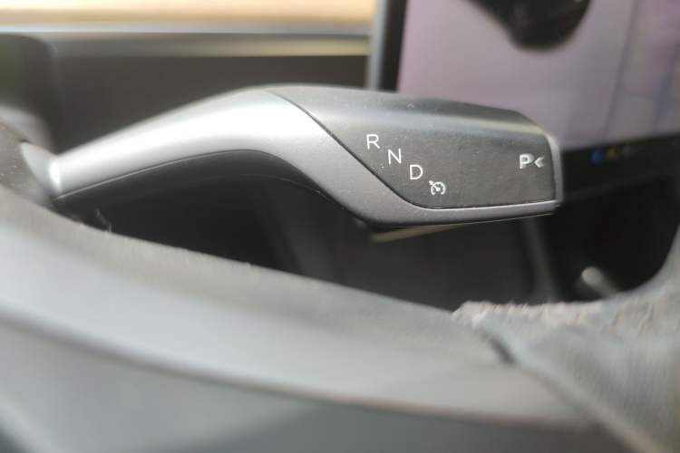 Used Tesla Model Y 2021 Long-Range All-Wheel-Drive Version 3D7 Gear Lever