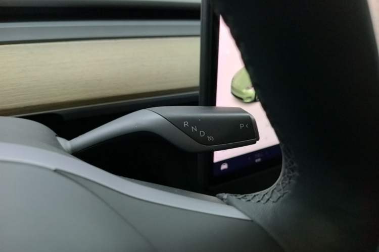 Used Tesla Model Y 2021 Long-Range All-Wheel-Drive Version 3D7 Gear Lever