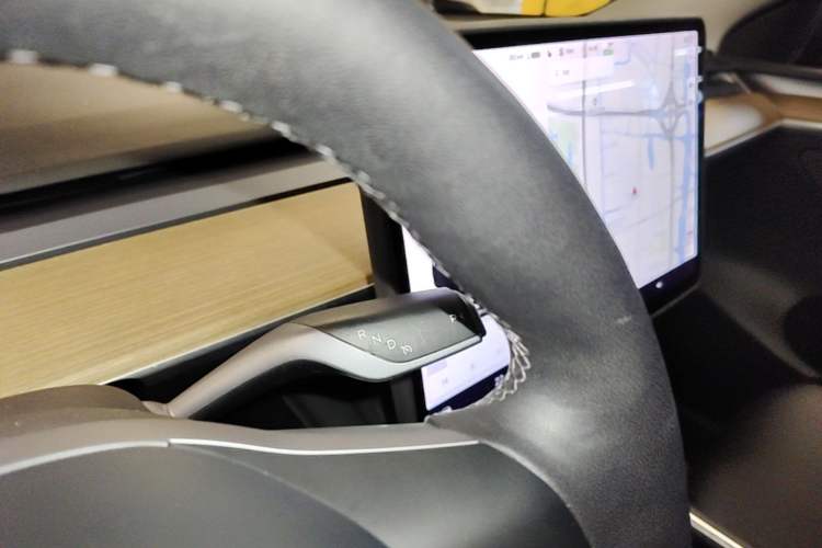 Used Tesla Model Y 2021 Long-Range All-Wheel-Drive Version 3D7 Gear Lever