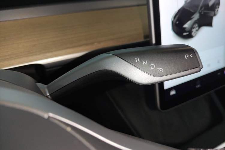 Used Tesla Model Y 2021 Long-Range All-Wheel-Drive Version 3D7 Gear Lever