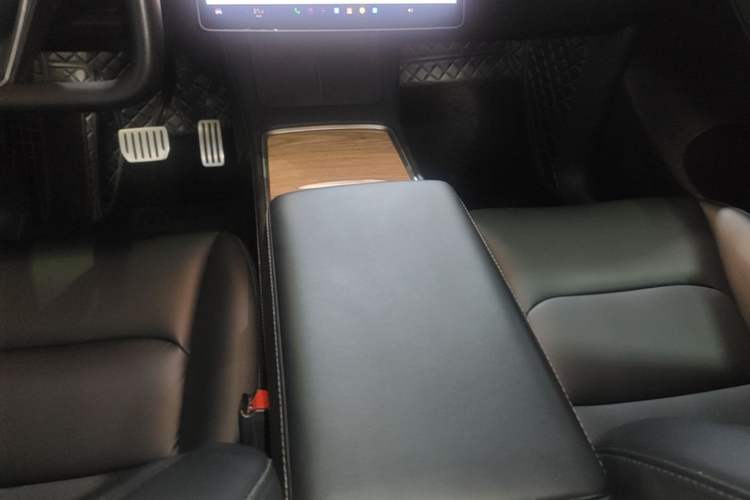 Used Tesla Model Y 2021 Performance High-Performance All-Wheel-Drive Version Gear Lever