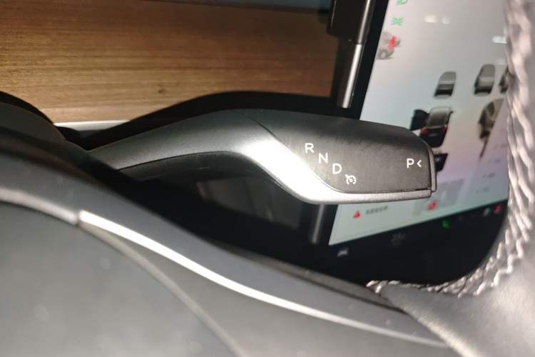 Used Tesla Model Y 2021 Standard Range Rear-Wheel Drive Version Gear Lever