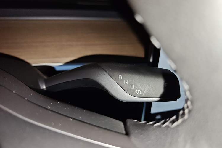Used Tesla Model Y 2021 Long-Range All-Wheel-Drive Version 3D7 Gear Lever
