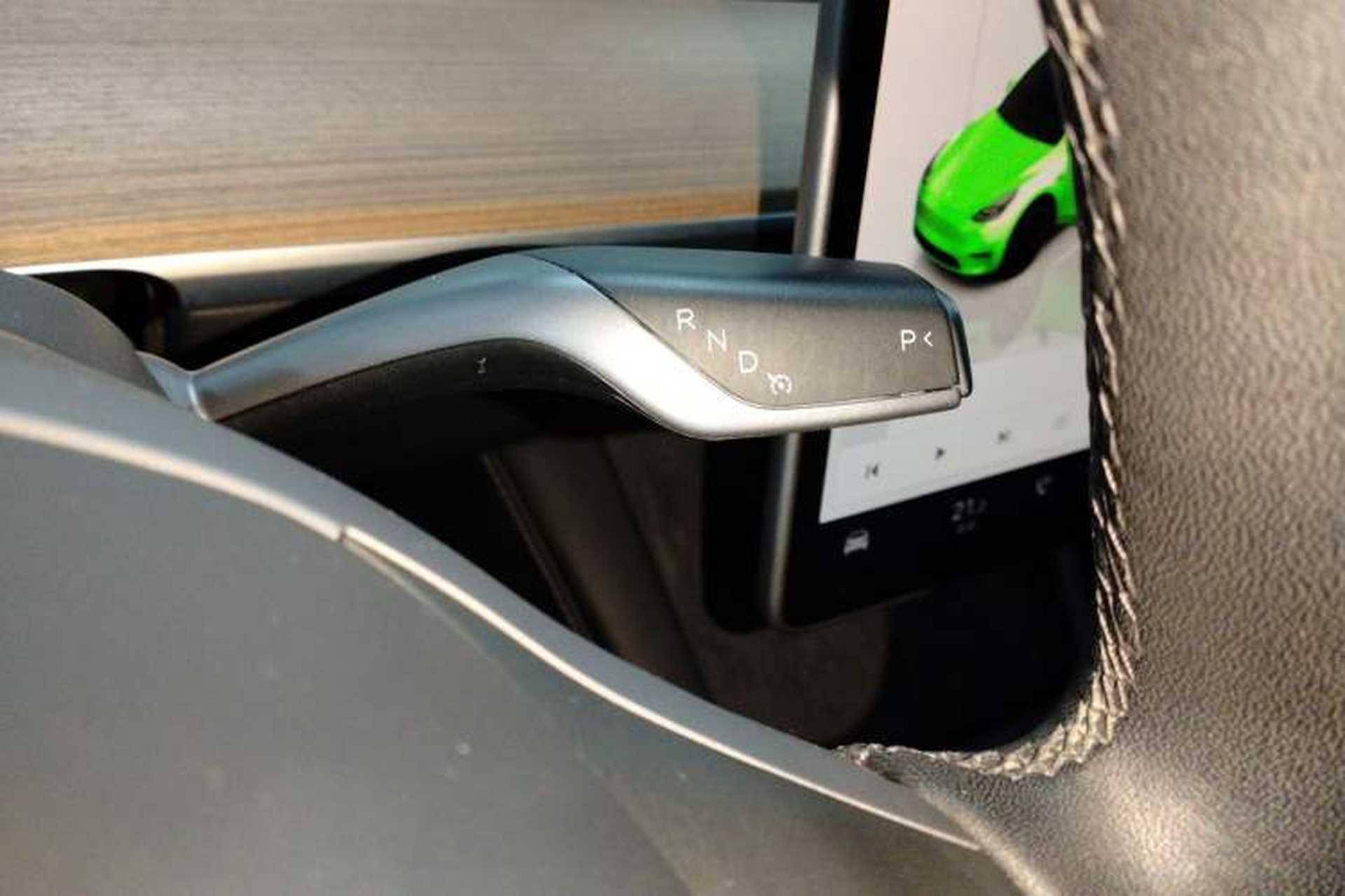 Used Tesla Model Y 2021 Performance High-Performance All-Wheel-Drive Version Gear Lever