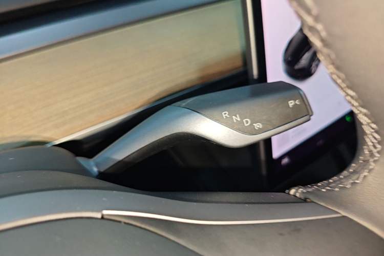 Used Tesla Model Y 2021 Long-Range All-Wheel-Drive Version 3D7 Gear Lever