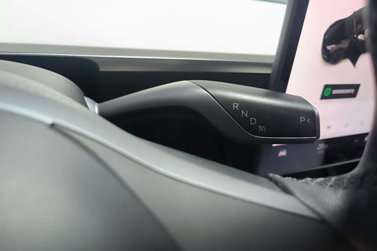 Used Tesla Model Y 2021 Long-Range All-Wheel-Drive Version 3D7 Gear Lever