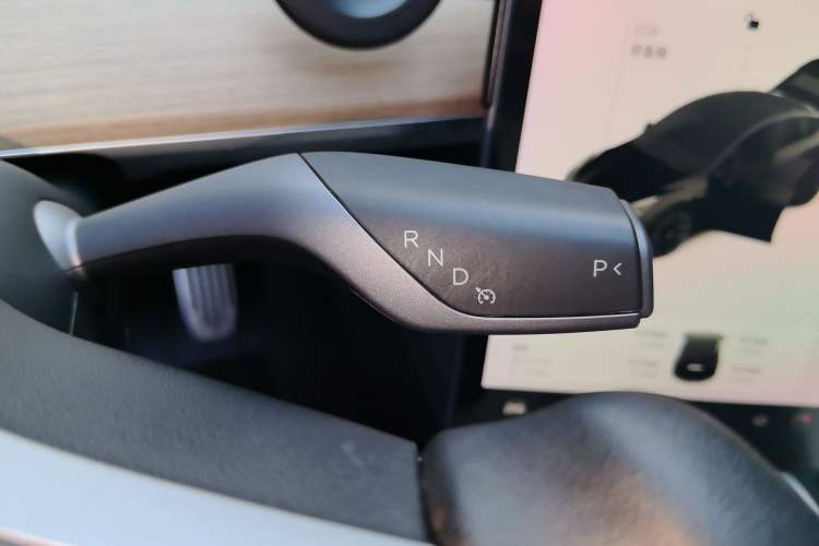 Used Tesla Model Y 2021 Long-Range All-Wheel-Drive Version 3D7 Gear Lever