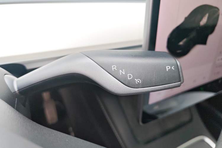 Used Tesla Model Y 2021 Long-Range All-Wheel-Drive Version 3D7 Gear Lever