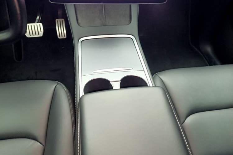 Used Tesla Model Y 2021 Performance High-Performance All-Wheel-Drive Version Gear Lever